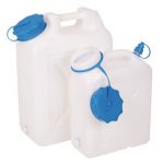 Depostitos de agua amplios 22 litros, forma redondeada, protección UV 3